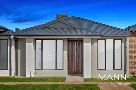Property photo of 102 Fuchsia Drive Rockbank VIC 3335