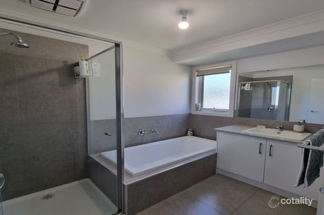 Property photo of 10 Blue Wren Way Inverloch VIC 3996