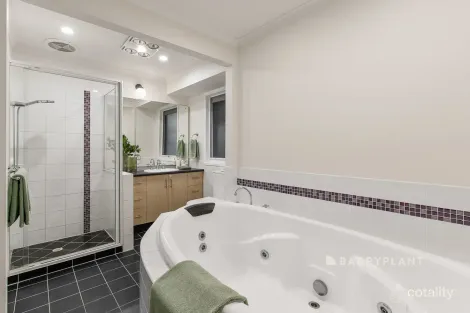 Property photo of 2 Alfred Close Narre Warren North VIC 3804