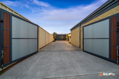 Property photo of 41 Parakeelya Road Banksia Grove WA 6031