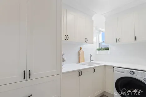 Property photo of 2/152 The Esplanade Paradise Point QLD 4216