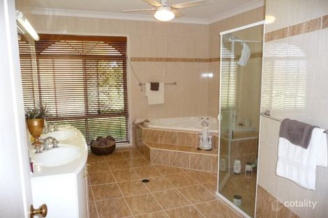 Property photo of 25 Oyster Cove Promenade Helensvale QLD 4212