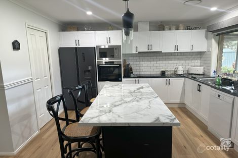 24 Timbarra Dr, Eastwood, VIC 3875