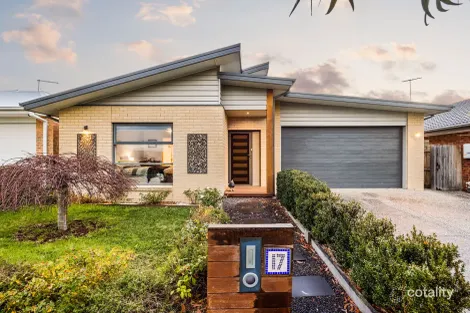 17 Glide Way, Armstrong Creek, VIC 3217