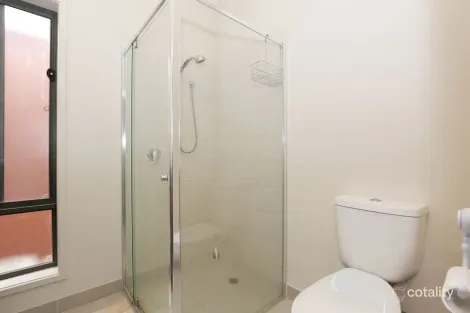 Property photo of 5 Yumbarra Parade Wollert VIC 3750