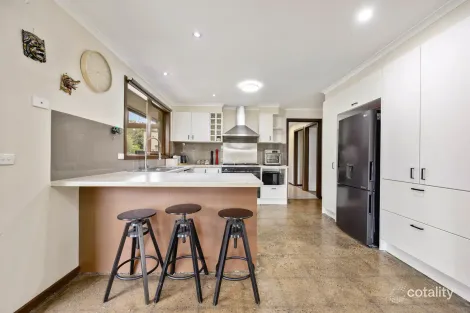 Property photo of 12 Harcourt Close Sunbury VIC 3429