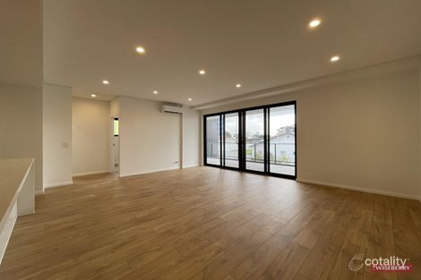 102/24 Hillcrest Ave, Greenacre, NSW 2190