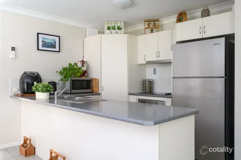 Property photo of 1 Parkview Close Southside QLD 4570
