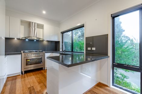 Property photo of 1/4 Chivalry Avenue Glen Waverley VIC 3150
