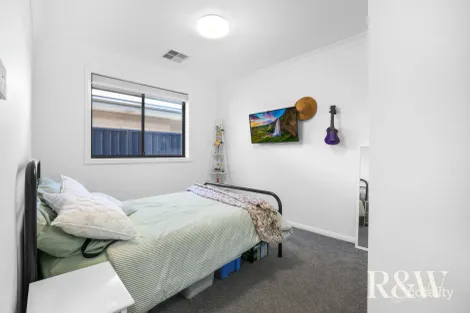 Property photo of 9 Durack Avenue Catherine Field NSW 2557