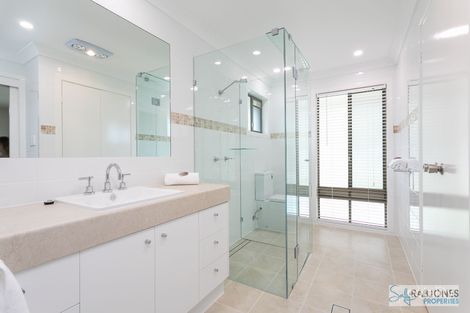 Property photo of 11 Beatty Road Thorneside QLD 4158