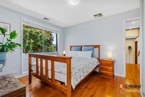 Property photo of 8 Brooke Place Wanniassa ACT 2903