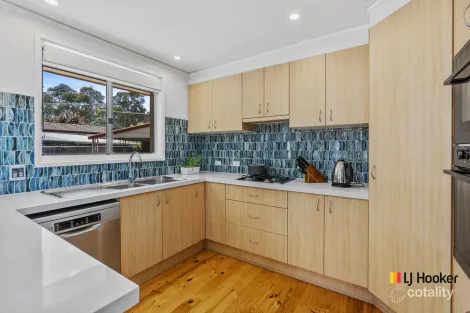 Property photo of 8 Brooke Place Wanniassa ACT 2903