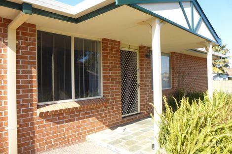 2/15 Charles Coxen Cl, Oxley Vale, NSW 2340