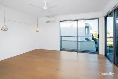 Property photo of 25 Harbour Rise Hope Island QLD 4212