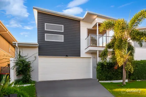 Property photo of 25 Harbour Rise Hope Island QLD 4212
