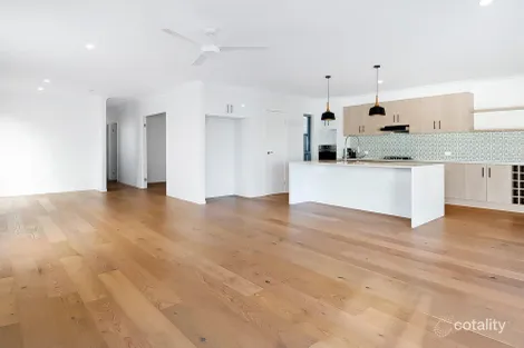 Property photo of 25 Harbour Rise Hope Island QLD 4212
