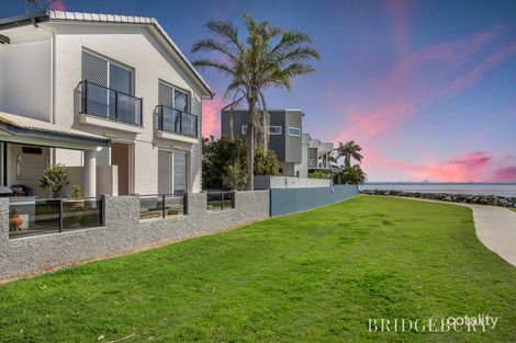 2/4 Second Ave, Scarborough, QLD 4020