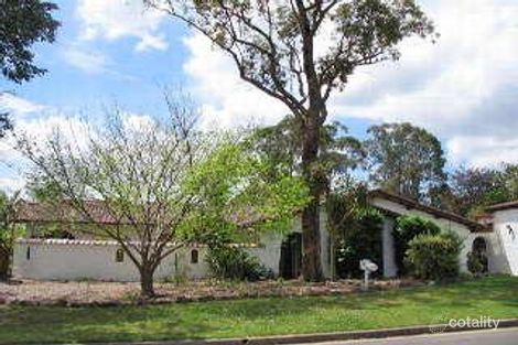 2 Woomba Cl, Hornsby Heights, NSW 2077