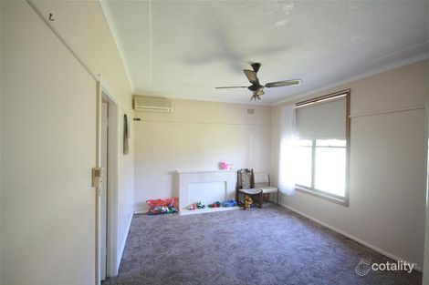 Property photo of 25 Blackman Parade Unanderra NSW 2526