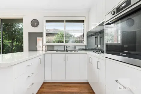 Property photo of 5 Chisholm Close Gladstone Park VIC 3043