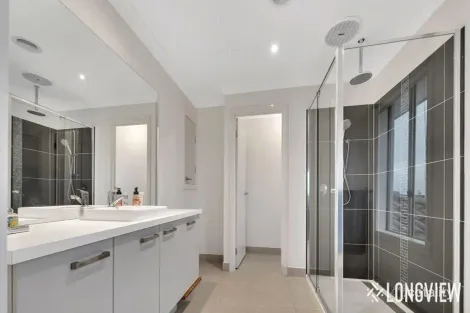 Property photo of 40 Highvale Crescent Berwick VIC 3806