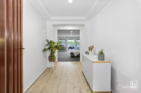Property photo of 11 Mebbin Circuit Woongarrah NSW 2259