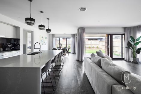 Property photo of 14 Roderick Avenue Doreen VIC 3754