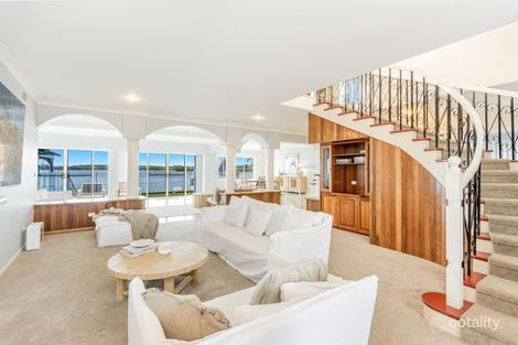 Property photo of 19 Edgewater Close Yamba NSW 2464