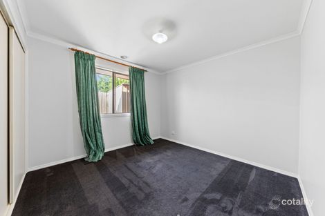 Property photo of 2/10 Adam Court Pakenham VIC 3810