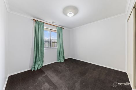 Property photo of 2/10 Adam Court Pakenham VIC 3810