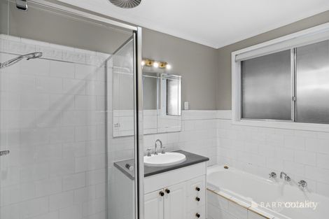 Property photo of 7 Holyrood Crescent Ringwood VIC 3134