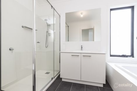 Property photo of 45 Photinia Street Doveton VIC 3177