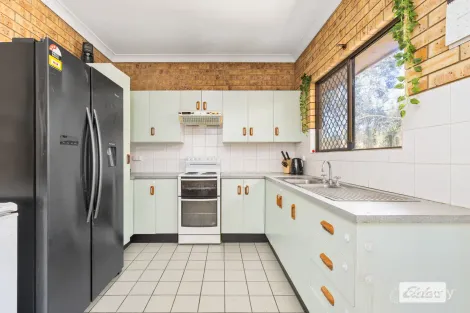 Property photo of 27 Martin Place Emerald QLD 4720
