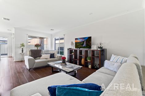 Property photo of 26 Observation Way Roxburgh Park VIC 3064