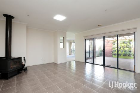 Property photo of 11 Cowan Parkway Point Cook VIC 3030