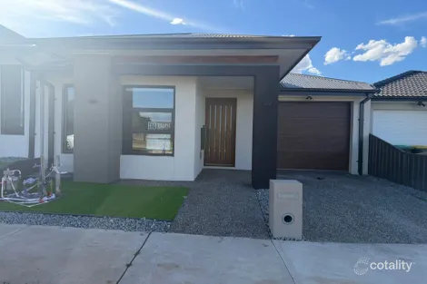 27 Rohab Cres, Mount Cottrell, VIC 3024