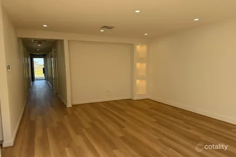 Property photo of 25 Rohab Crescent Mount Cottrell VIC 3024