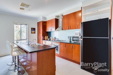 Property photo of 6 Hatchford Green Caroline Springs VIC 3023