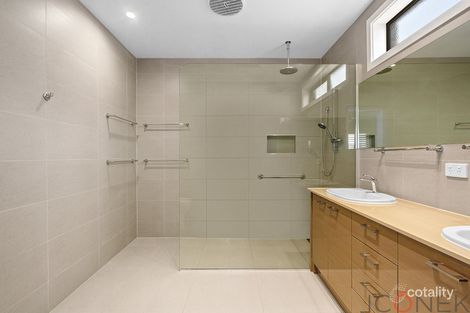 Property photo of 38 Paramount Rise Wollert VIC 3750