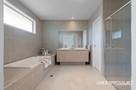 Property photo of 10 Shell Street Nerang QLD 4211