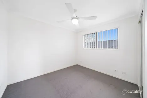 Property photo of 2/39 Braxlaw Crescent Dakabin QLD 4503