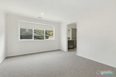 Property photo of 1/10 Fairview Road Kangaroo Flat VIC 3555