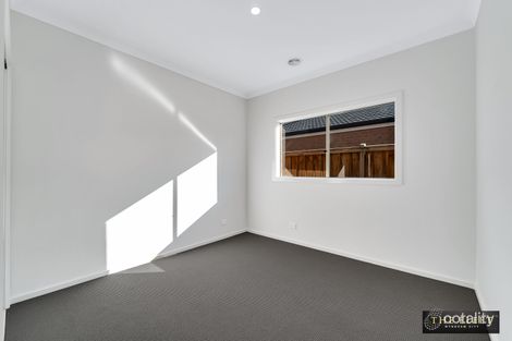 Property photo of 5 Bamburgh Street Werribee VIC 3030