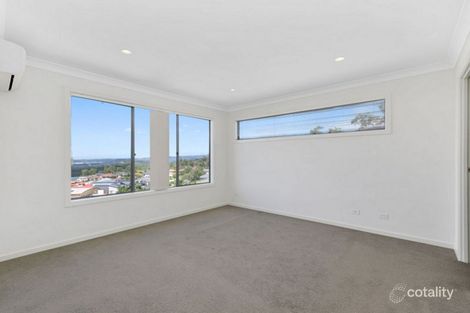 Property photo of 18 Chevron Rise Highland Park QLD 4211