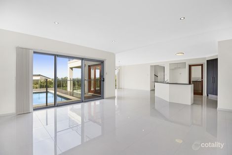 Property photo of 18 Chevron Rise Highland Park QLD 4211