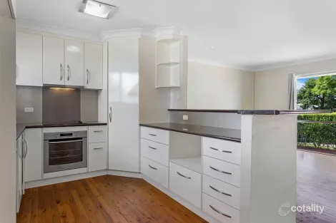 Property photo of 13 Fourth Avenue Harristown QLD 4350