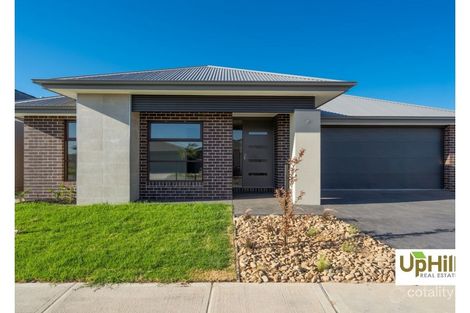 90 Borthwick Pde, Clyde North, VIC 3978