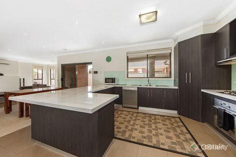 Property photo of 6 Nevis Place Taylors Hill VIC 3037