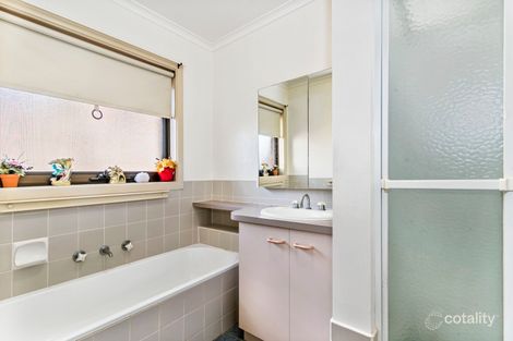 Property photo of 23 Howell Crescent Kangaroo Flat VIC 3555